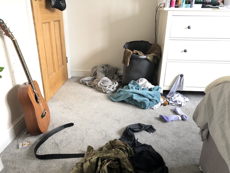 teenager bedroom floor