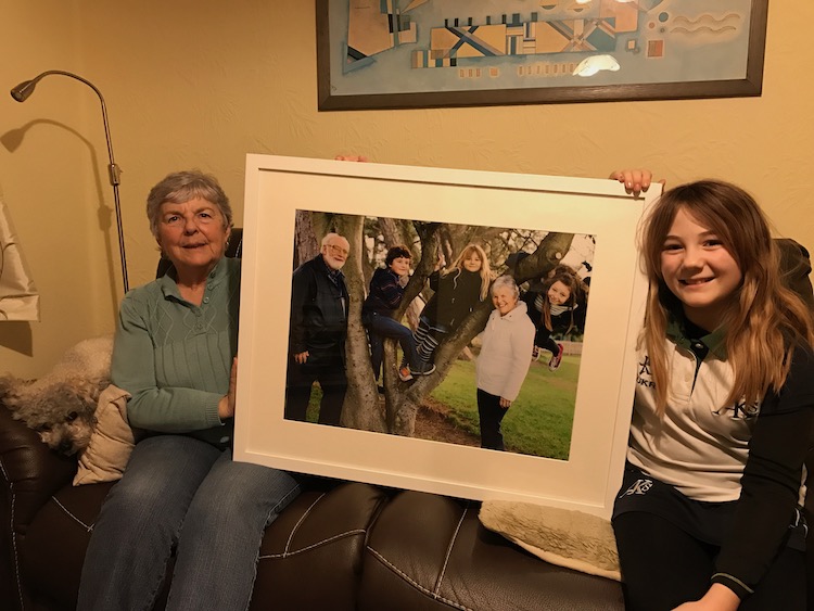 family photo shoot gift ideas for older parents