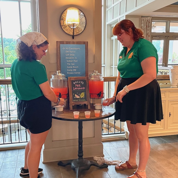 dollys pink lemonade