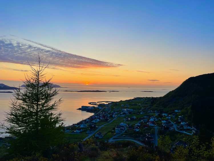 sunset over ulsteinvik